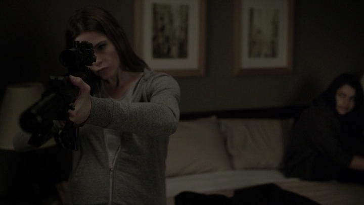Ashley-Greene-dot-NL_Rogue4x07Bifocals2209.jpg