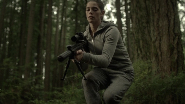 Ashley-Greene-dot-NL_Rogue4x07Bifocals2257.jpg