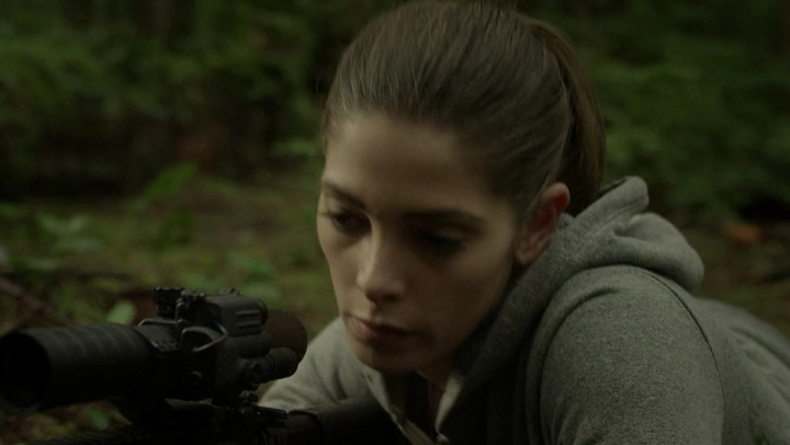 Ashley-Greene-dot-NL_Rogue4x07Bifocals2263.jpg