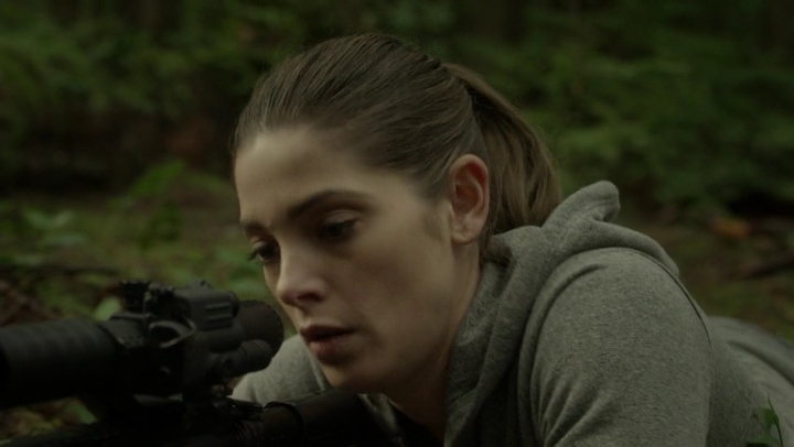 Ashley-Greene-dot-NL_Rogue4x07Bifocals2264.jpg