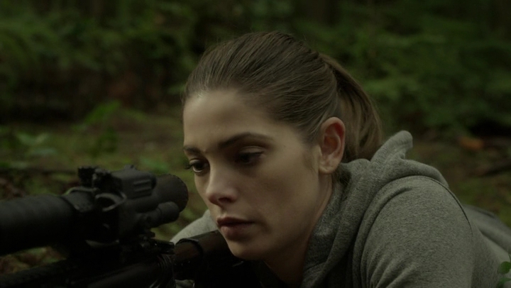 Ashley-Greene-dot-NL_Rogue4x07Bifocals2265.jpg