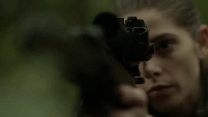 Ashley-Greene-dot-NL_Rogue4x07Bifocals2308.jpg