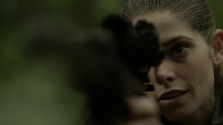 Ashley-Greene-dot-NL_Rogue4x07Bifocals2318.jpg