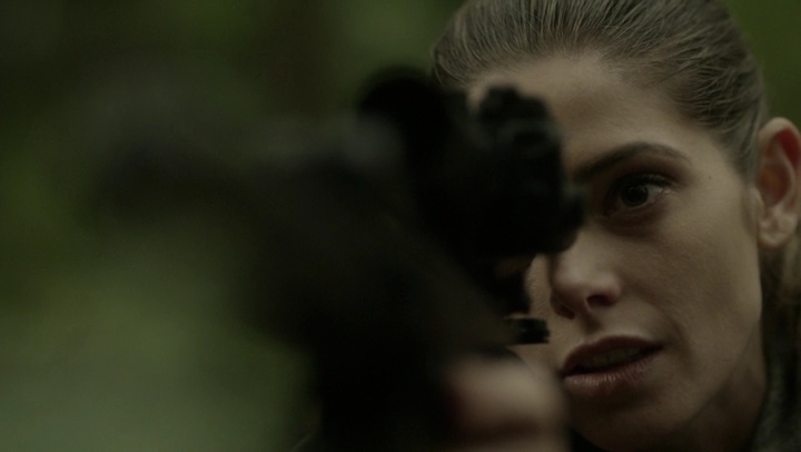 Ashley-Greene-dot-NL_Rogue4x07Bifocals2319.jpg