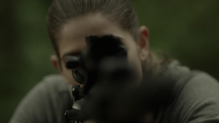 Ashley-Greene-dot-NL_Rogue4x07Bifocals2379.jpg