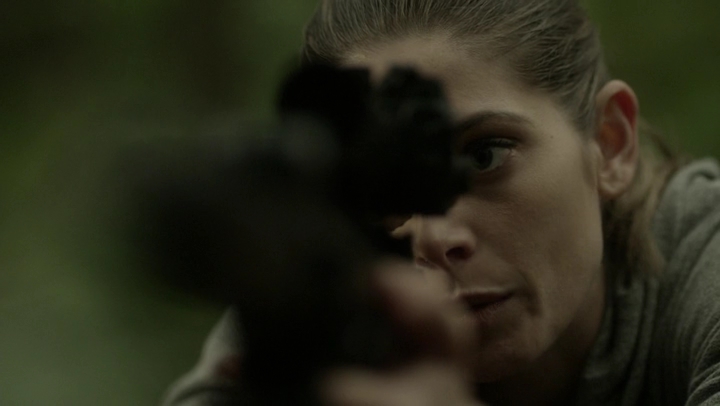 Ashley-Greene-dot-NL_Rogue4x07Bifocals2622.jpg