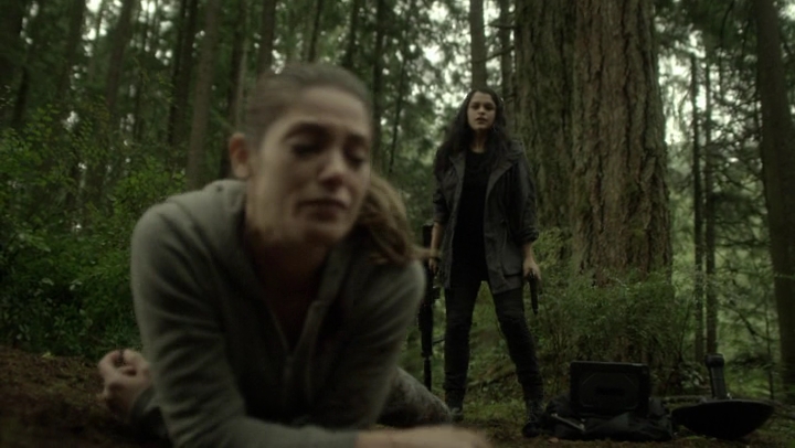 Ashley-Greene-dot-NL_Rogue4x07Bifocals2724.jpg