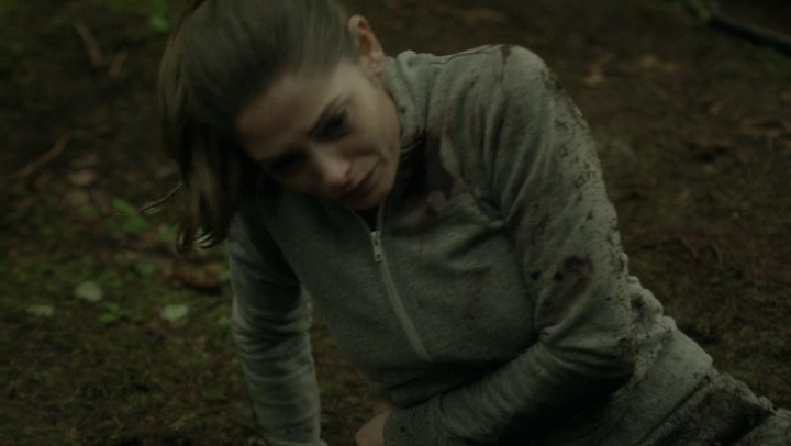 Ashley-Greene-dot-NL_Rogue4x07Bifocals2755.jpg