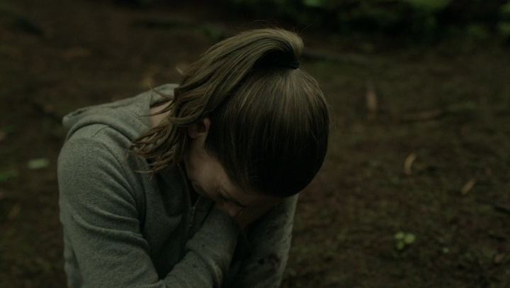 Ashley-Greene-dot-NL_Rogue4x07Bifocals2779.jpg
