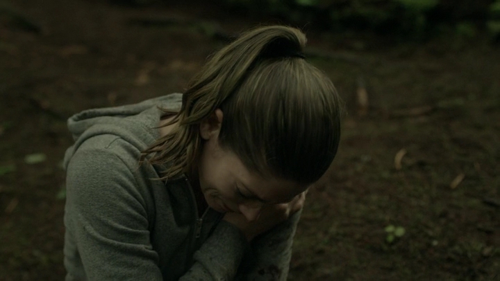 Ashley-Greene-dot-NL_Rogue4x07Bifocals2784.jpg
