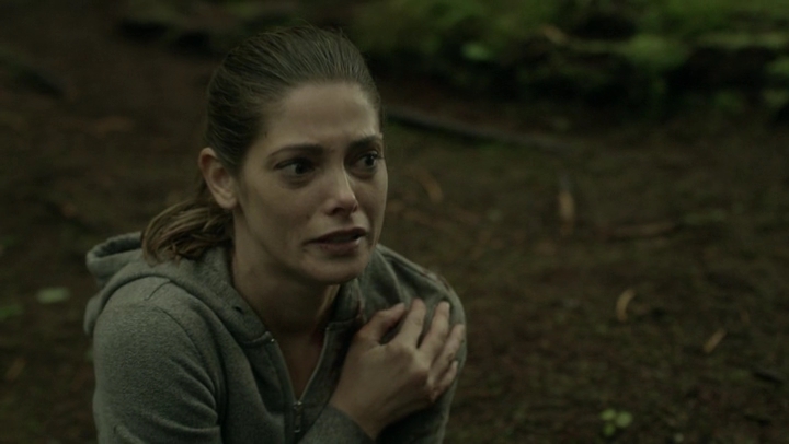 Ashley-Greene-dot-NL_Rogue4x07Bifocals2794.jpg