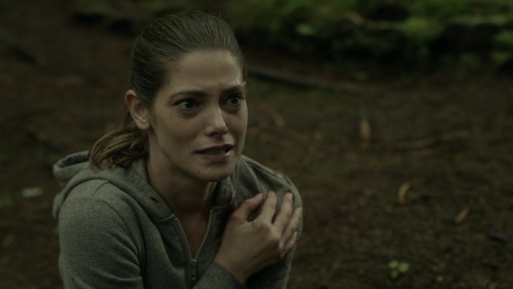 Ashley-Greene-dot-NL_Rogue4x07Bifocals2795.jpg