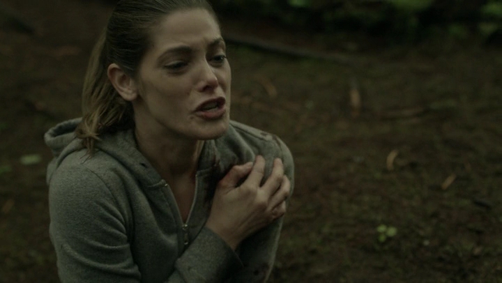 Ashley-Greene-dot-NL_Rogue4x07Bifocals2825.jpg