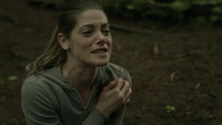 Ashley-Greene-dot-NL_Rogue4x07Bifocals2826.jpg