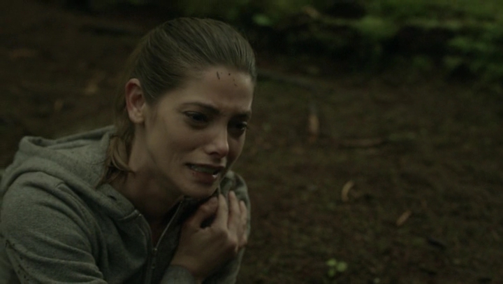 Ashley-Greene-dot-NL_Rogue4x07Bifocals2867.jpg