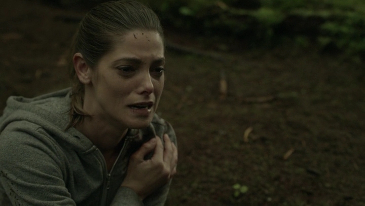 Ashley-Greene-dot-NL_Rogue4x07Bifocals2868.jpg