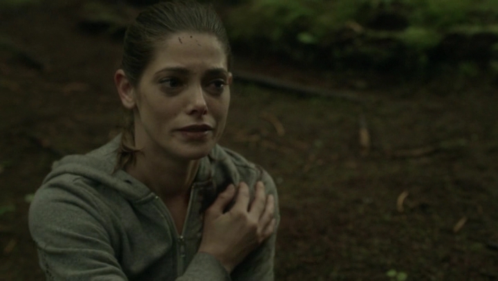 Ashley-Greene-dot-NL_Rogue4x07Bifocals2873.jpg