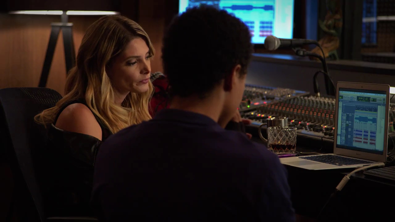 Ashley-Greene-dot-nl_StepUpHighWater2x02-1071.jpg