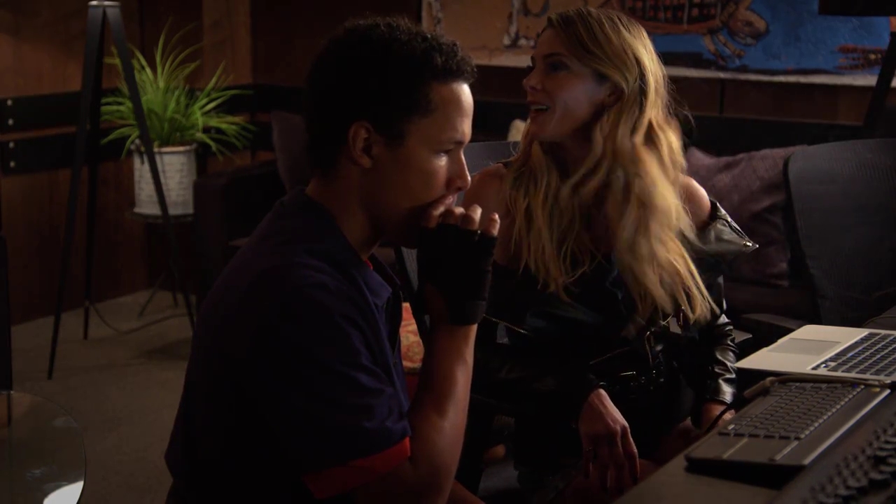Ashley-Greene-dot-nl_StepUpHighWater2x02-1116.jpg