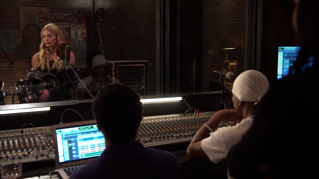 Ashley-Greene-dot-nl_StepUpHighWater2x02-1421.jpg