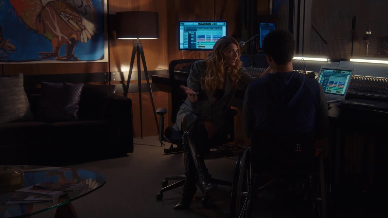 Ashley-Greene-dot-nl_StepUpHighWater2x03-1927.jpg