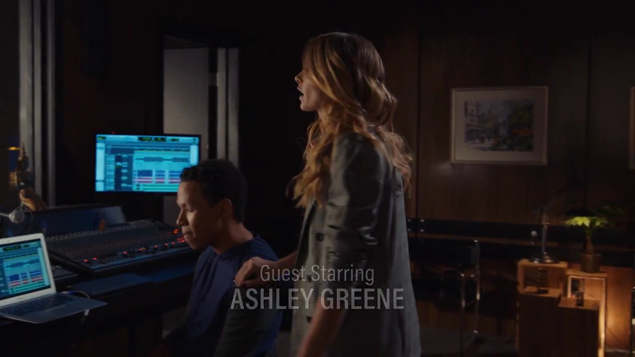 Ashley-Greene-dot-nl_StepUpHighWater2x03-1937.jpg