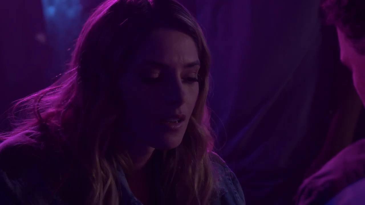 Ashley-Greene-dot-nl_StepUpHighWater2x03-2366.jpg