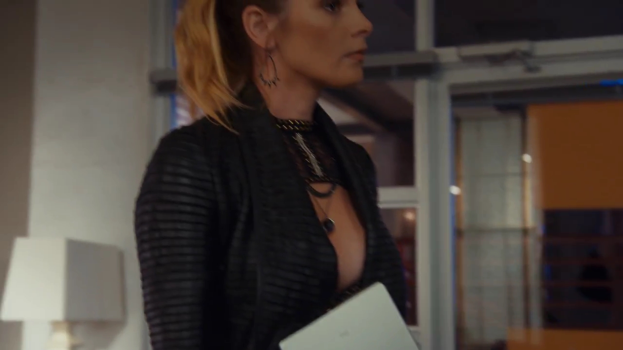 Ashley-Greene-dot-nl_StepUpHighWater2x03-2634.jpg