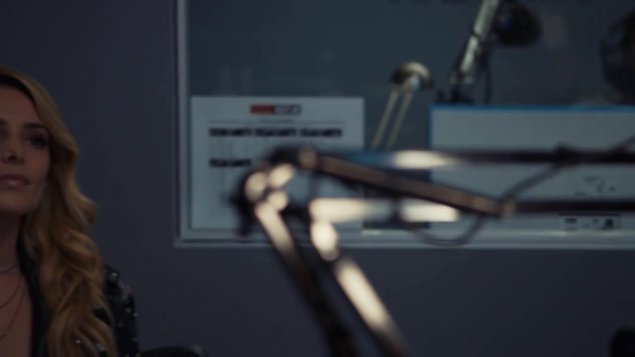 Ashley-Greene-dot-nl_StepUpHighWater2x04-3650.jpg