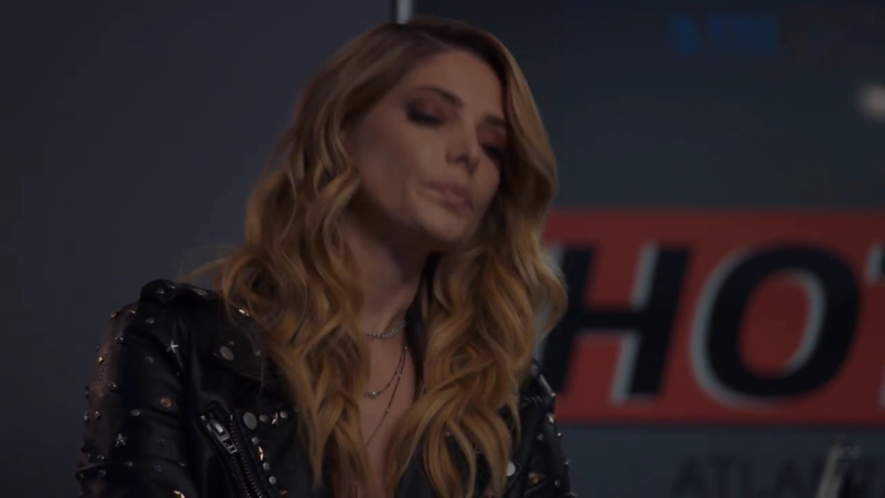 Ashley-Greene-dot-nl_StepUpHighWater2x04-3780.jpg