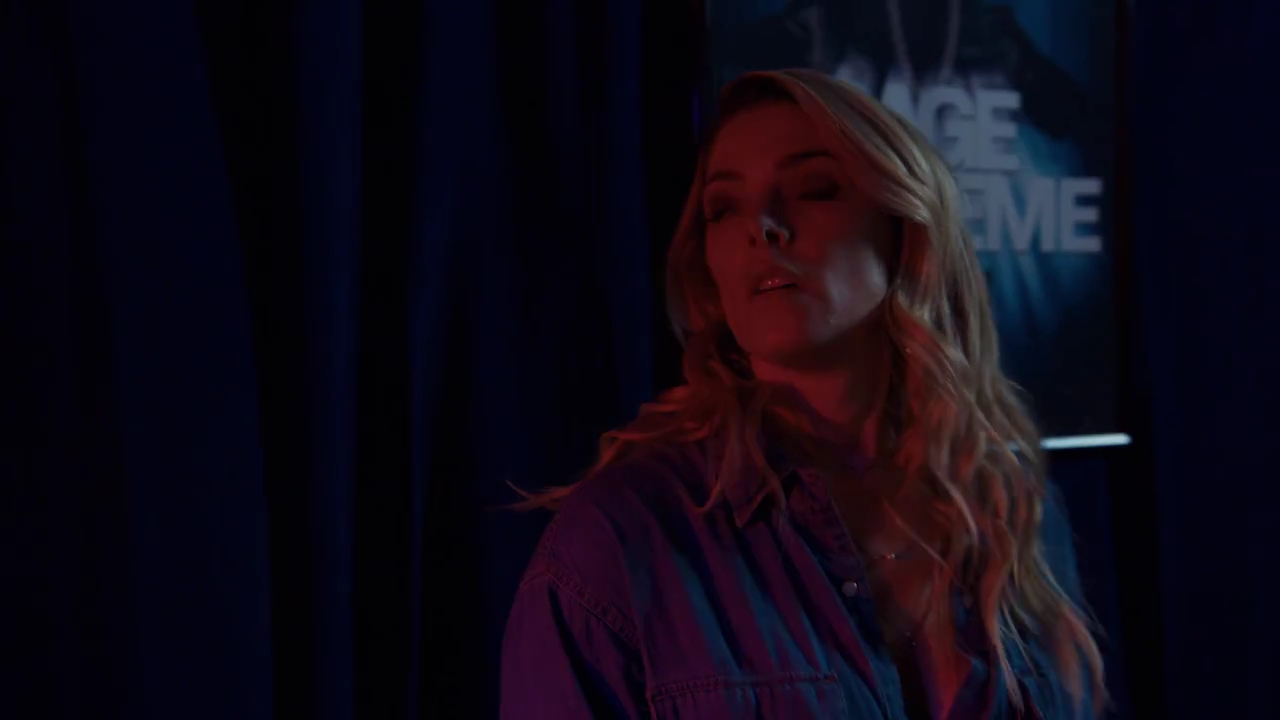 Ashley-Greene-dot-nl_StepUpHighWater2x05-0705.jpg