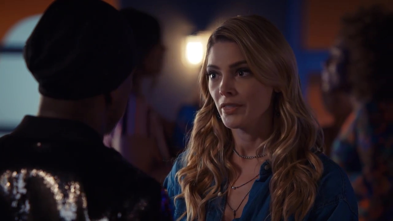 Ashley-Greene-dot-nl_StepUpHighWater2x05-0998.jpg