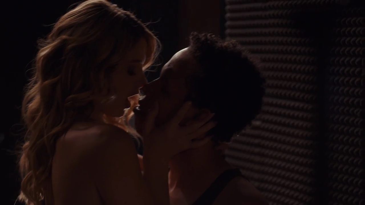 Ashley-Greene-dot-nl_StepUpHighWater2x05-2313.jpg