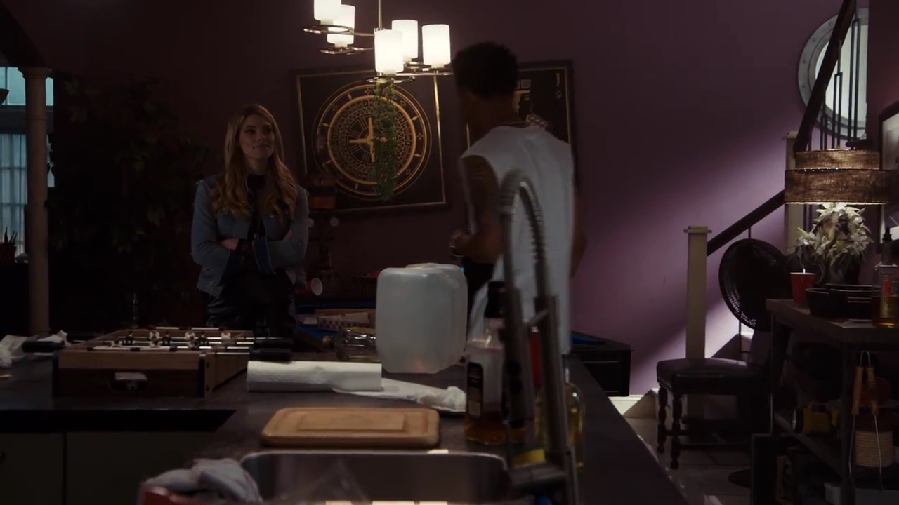 Ashley-Greene-dot-nl_StepUpHighWater2x06-0517.jpg