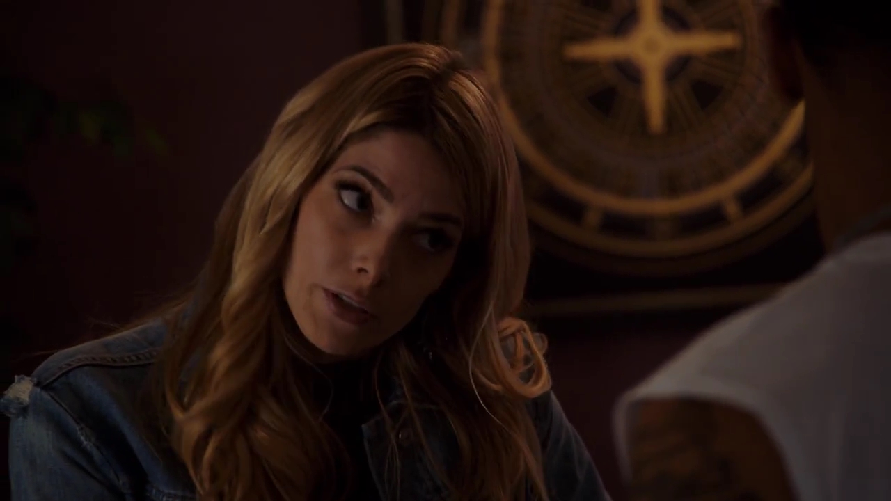 Ashley-Greene-dot-nl_StepUpHighWater2x06-0525.jpg