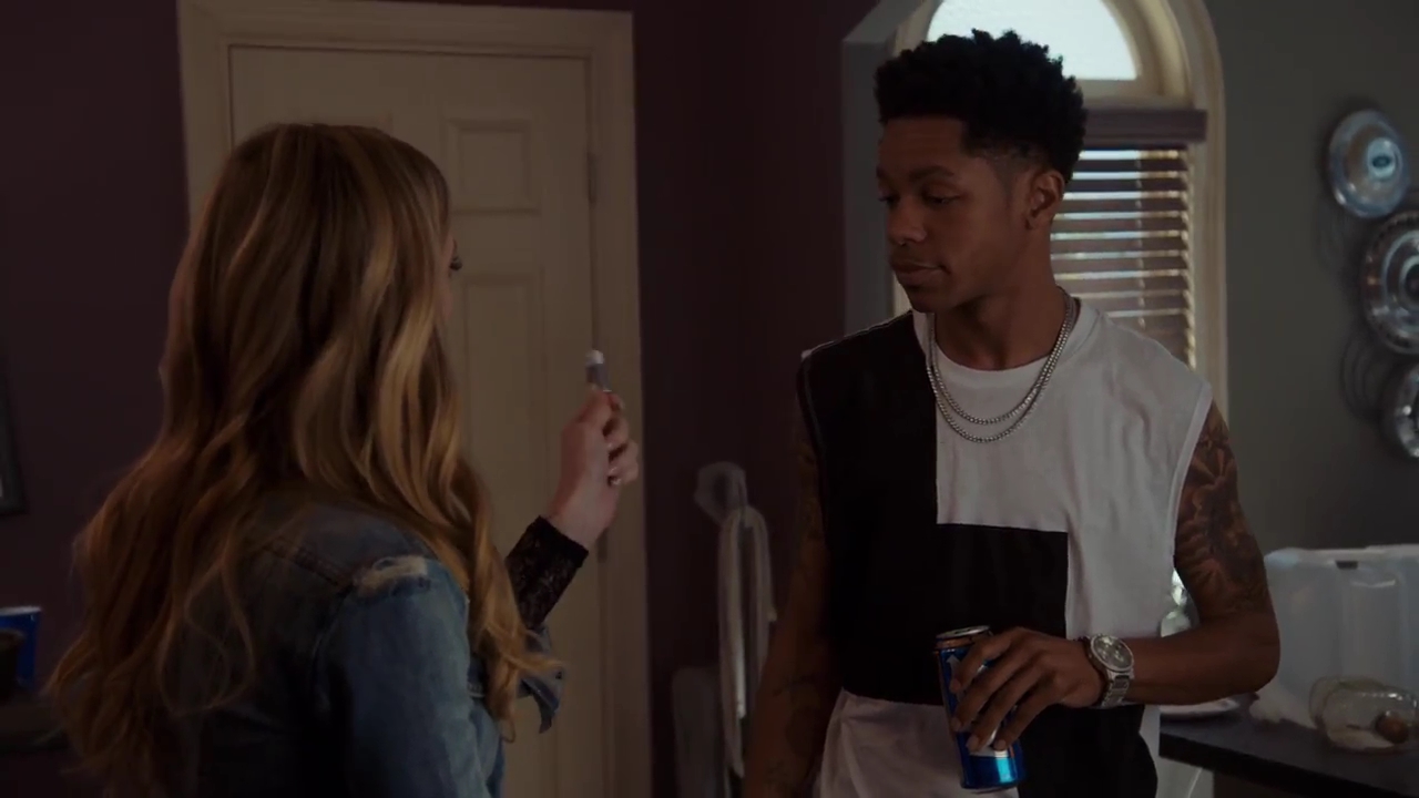 Ashley-Greene-dot-nl_StepUpHighWater2x06-0528.jpg