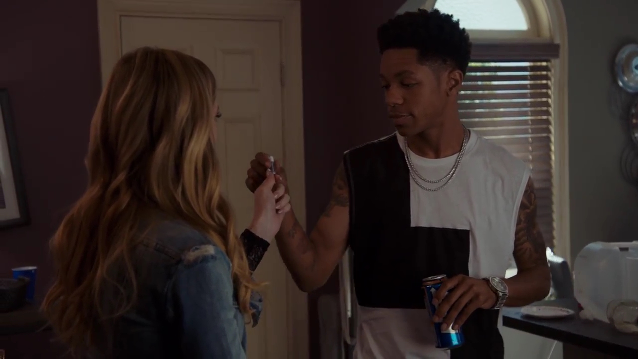 Ashley-Greene-dot-nl_StepUpHighWater2x06-0529.jpg