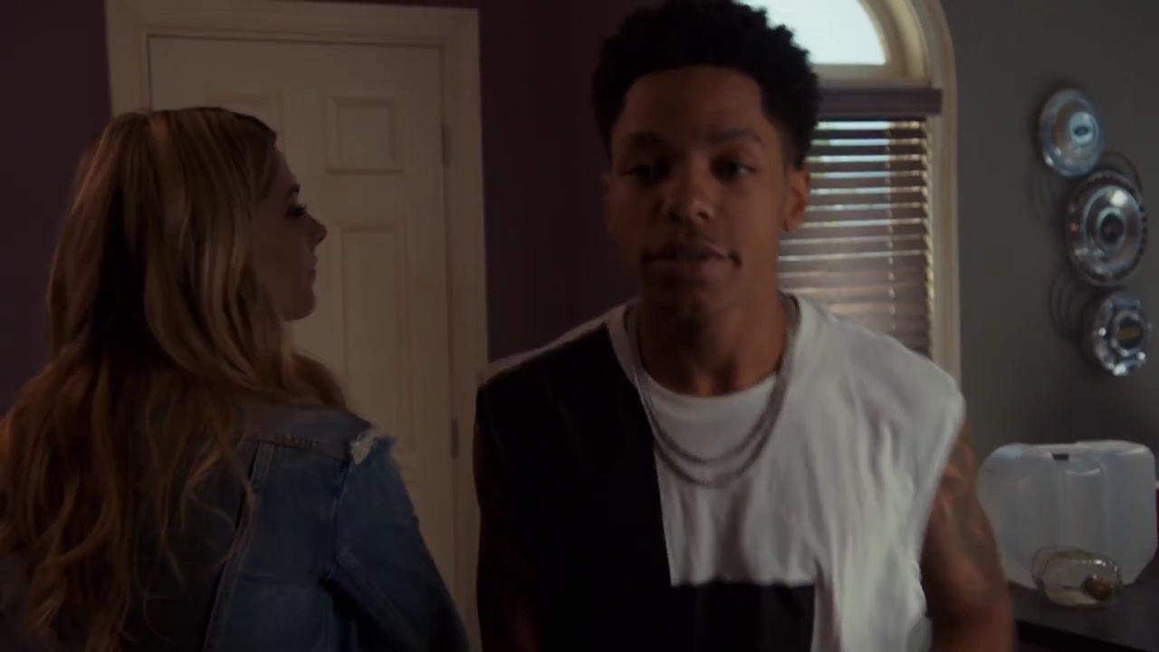 Ashley-Greene-dot-nl_StepUpHighWater2x06-0532.jpg