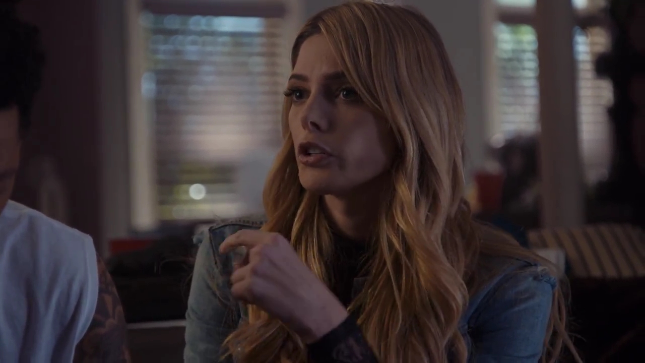 Ashley-Greene-dot-nl_StepUpHighWater2x06-0577.jpg