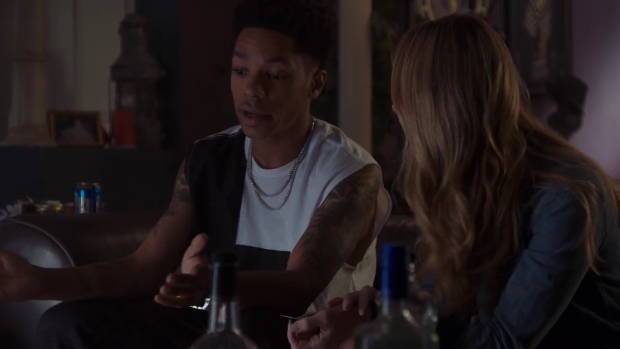Ashley-Greene-dot-nl_StepUpHighWater2x06-0586.jpg