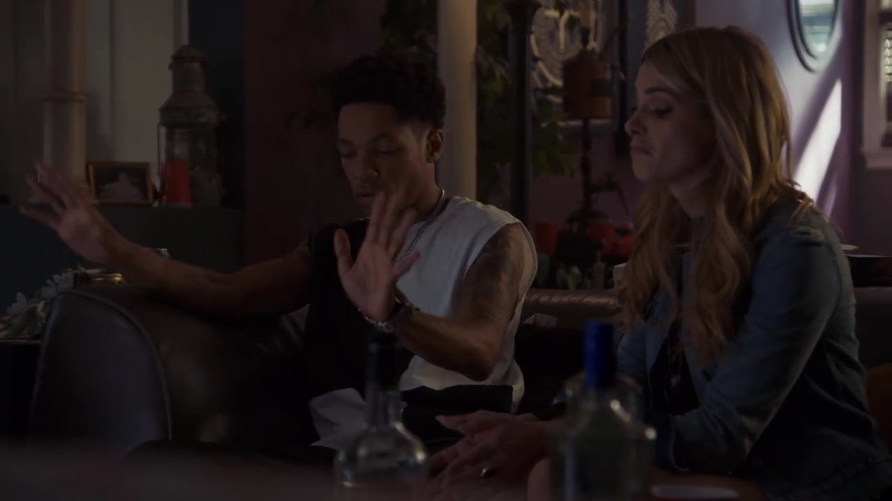 Ashley-Greene-dot-nl_StepUpHighWater2x06-0590.jpg