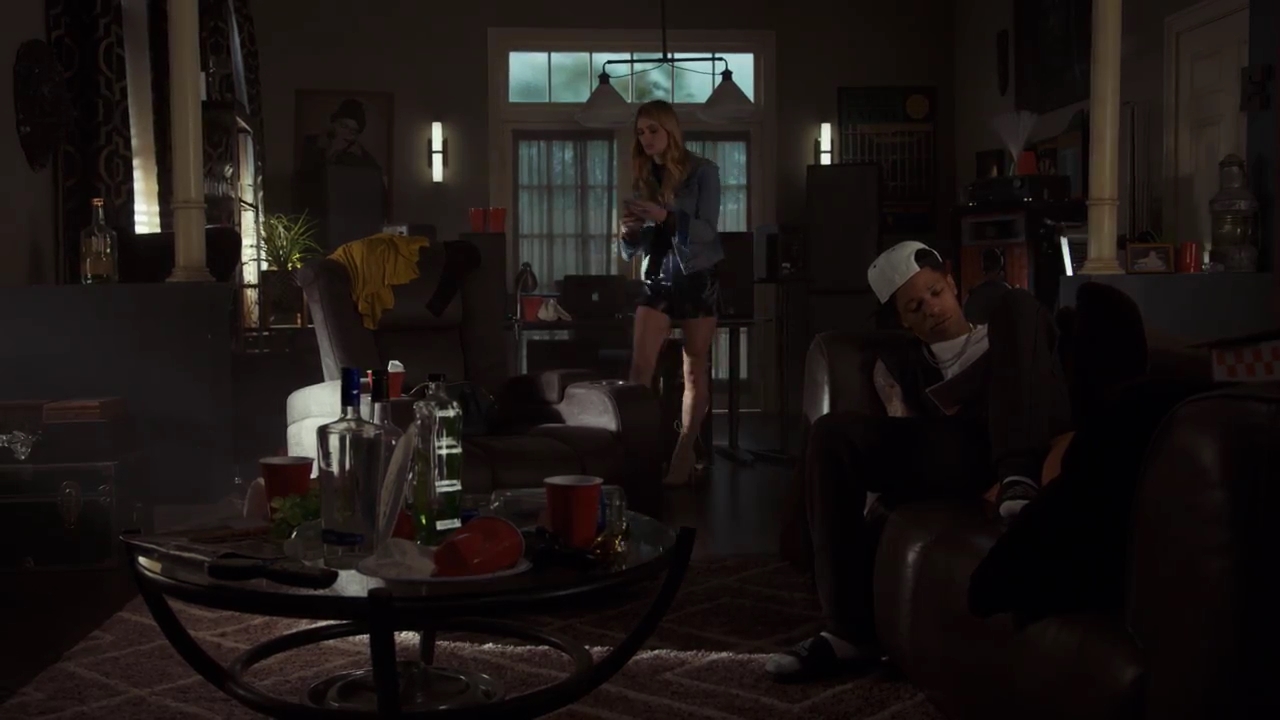 Ashley-Greene-dot-nl_StepUpHighWater2x06-1203.jpg
