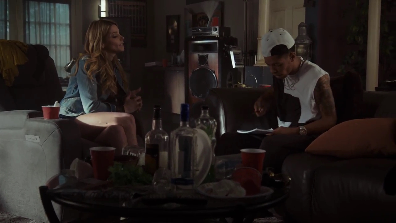 Ashley-Greene-dot-nl_StepUpHighWater2x06-1213.jpg