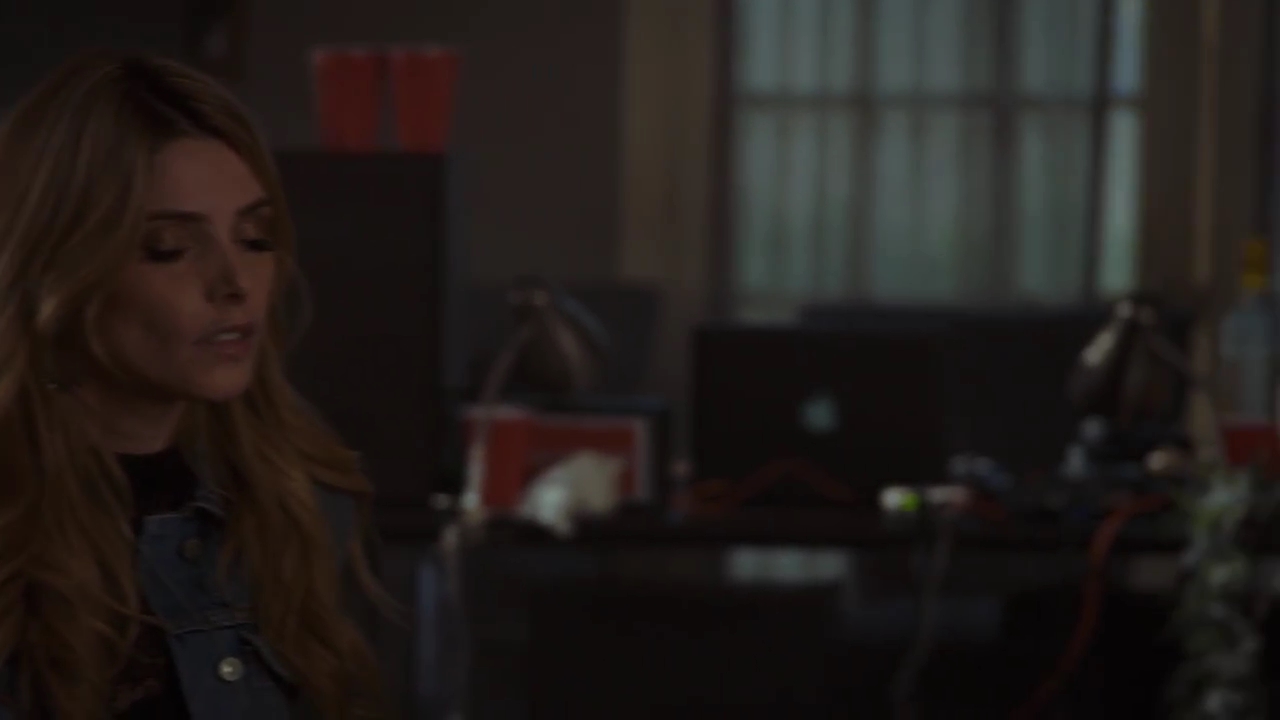 Ashley-Greene-dot-nl_StepUpHighWater2x06-1221.jpg
