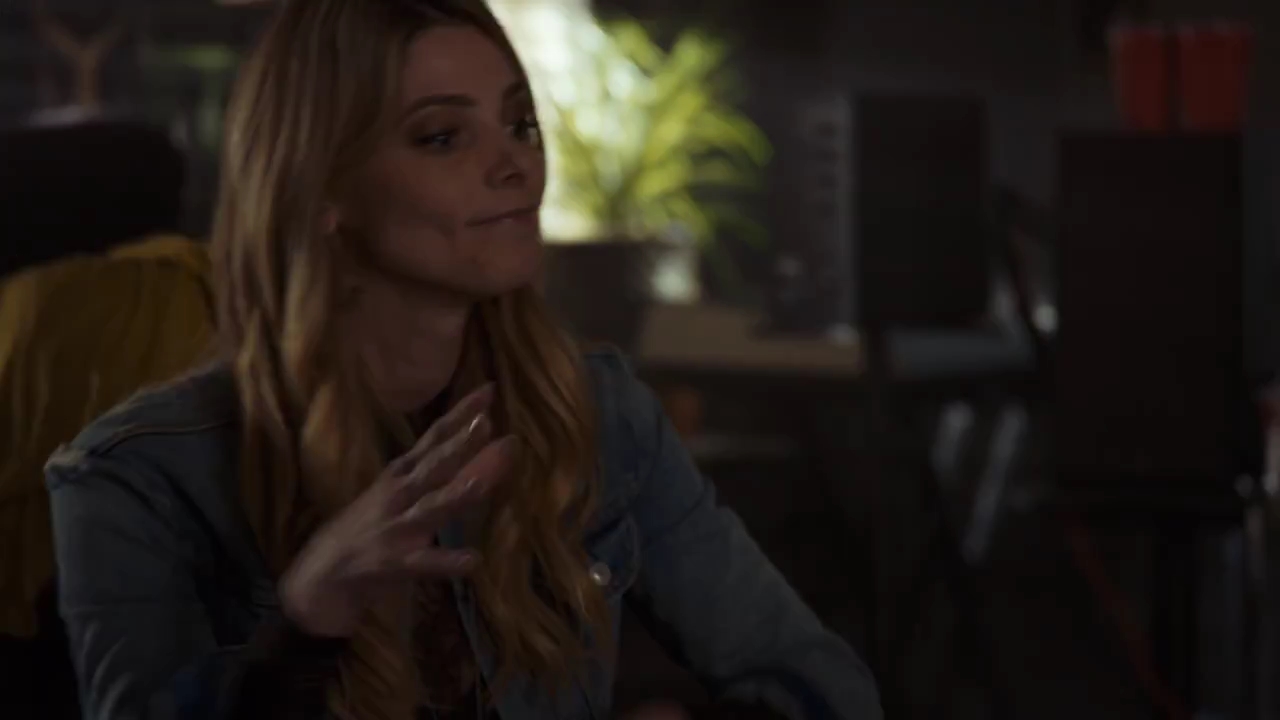 Ashley-Greene-dot-nl_StepUpHighWater2x06-1250.jpg
