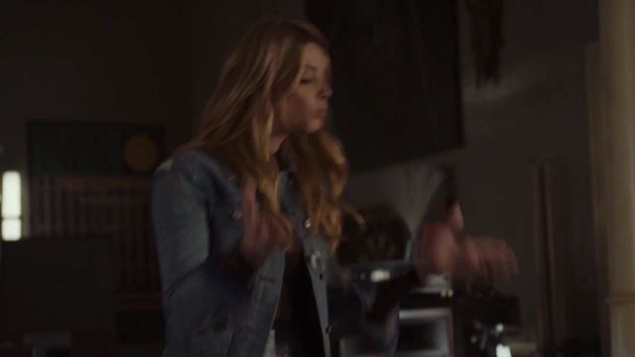 Ashley-Greene-dot-nl_StepUpHighWater2x06-1256.jpg