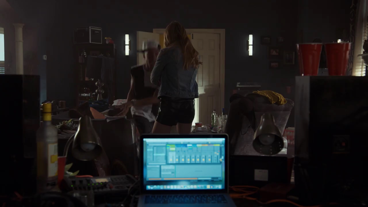 Ashley-Greene-dot-nl_StepUpHighWater2x06-1260.jpg