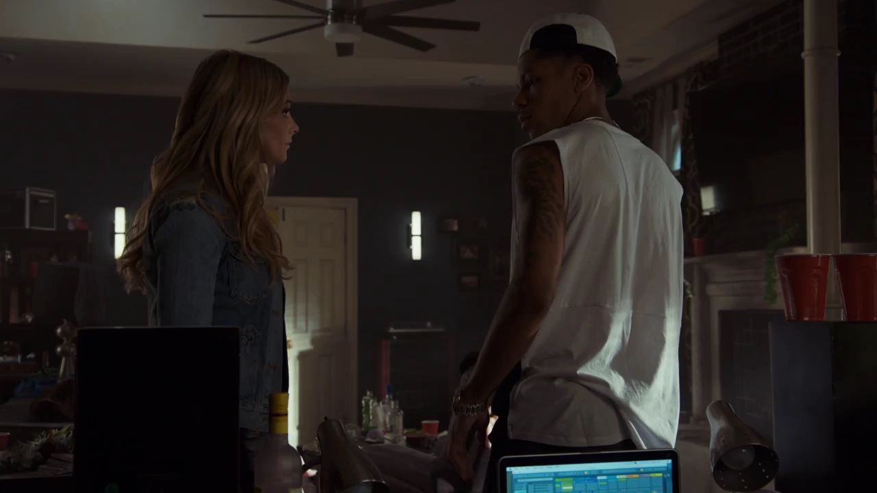 Ashley-Greene-dot-nl_StepUpHighWater2x06-1283.jpg