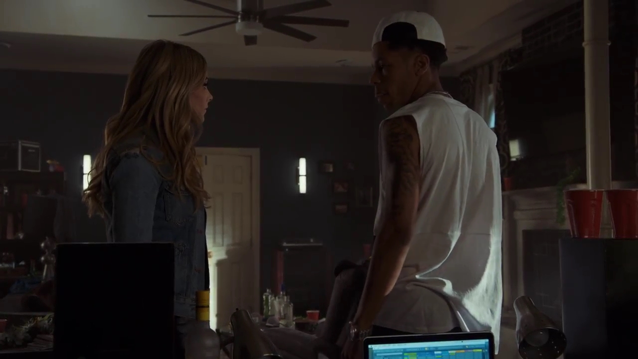 Ashley-Greene-dot-nl_StepUpHighWater2x06-1284.jpg