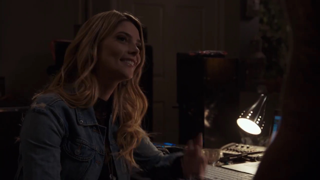 Ashley-Greene-dot-nl_StepUpHighWater2x06-1430.jpg